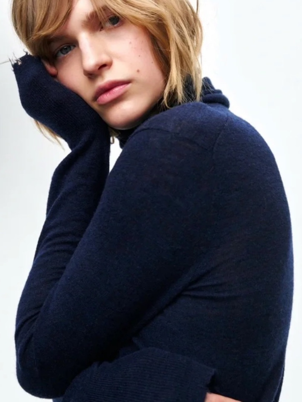 Zara Knit Sweater With Rips - Picture 3 of 16